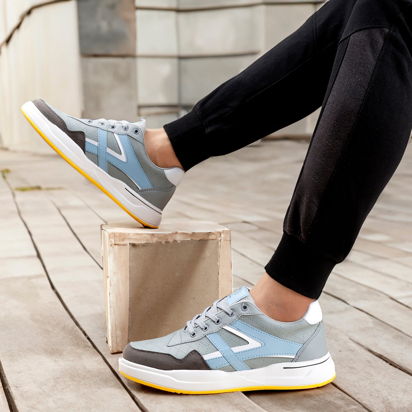 Men's High-end Fashionable Casual Lace-up Shoes for all Seasons