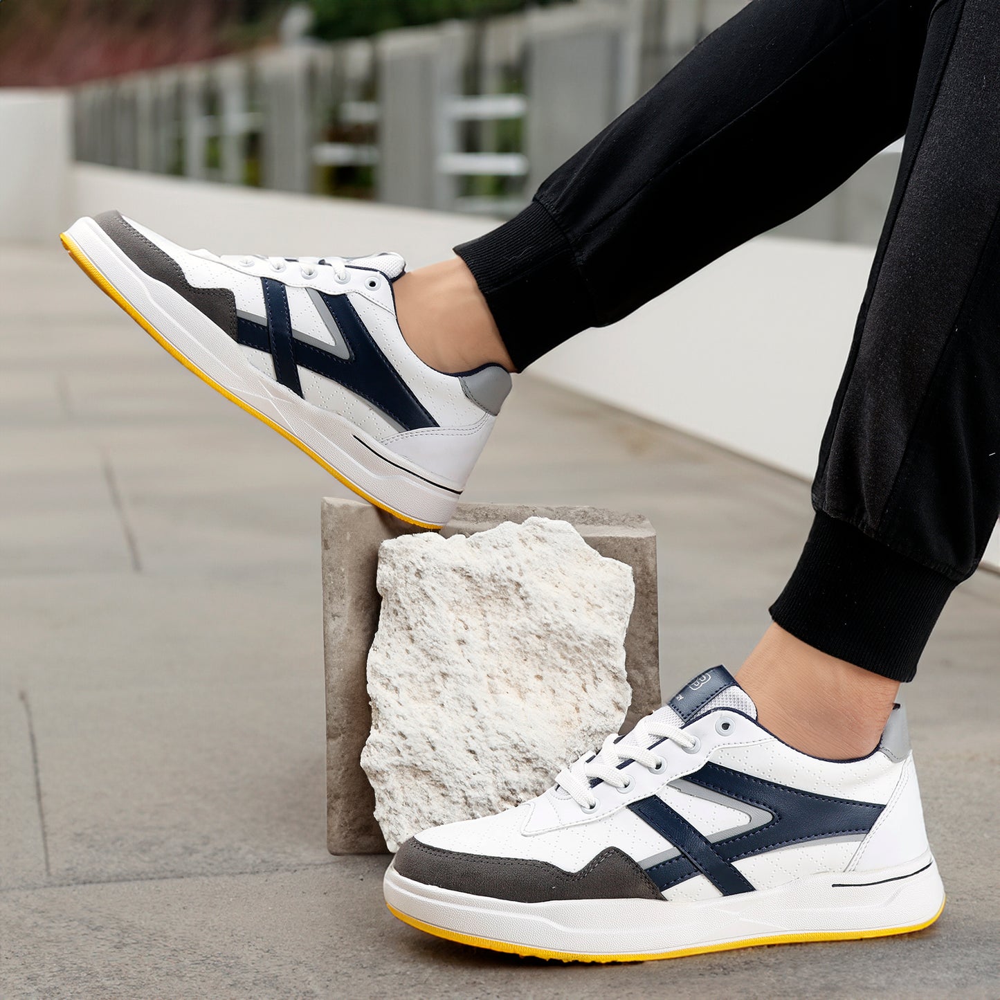 Men's High-end Fashionable Casual Lace-up Shoes for all Seasons