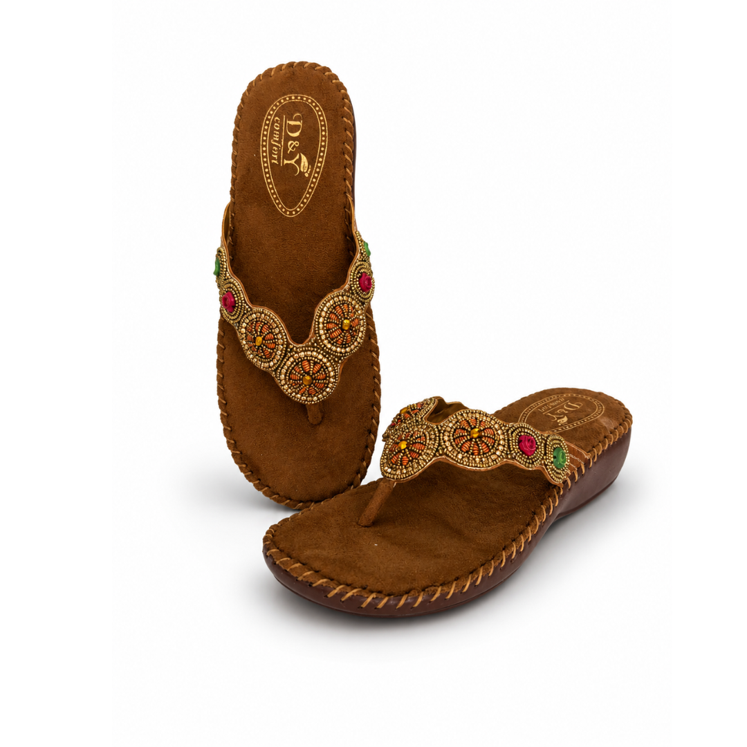 Sudbury Women's Brown Toe-Ring Slipper – Front Angle View